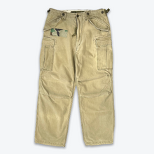 Load image into Gallery viewer, Abercrombie &amp; Fitch Cargo&#39;s (Beige)