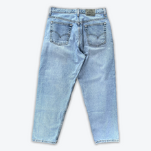 Load image into Gallery viewer, Levi&#39;s SilverTab (Lightwash)